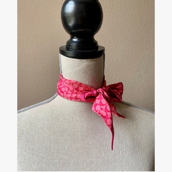 COACH scarf - Picture 1 of 2